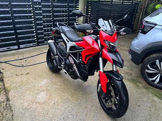 DUCATI HYPERMOTARD 821 